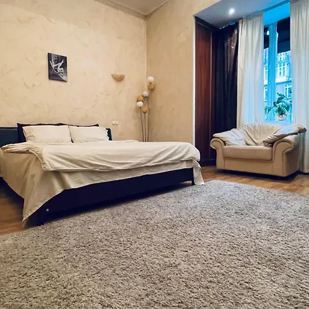 люкс просторі на львівській площі *