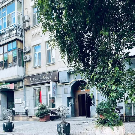 люкс просторі на львівській площі